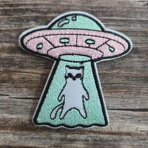 Cat Being Abducted By Aliens Ufo Funny 90'S Embroidered Iron on Patch - Picture 1 of 2