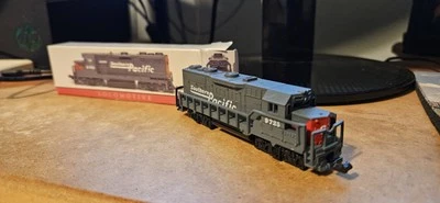 Readers Digest High Speed Metal Products N Scale Southern Pacific Locomotive  - Image 1 of 4