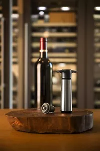 Vacu Vin Wine Saver Wine Pump Stainless Steel with 2 Vacuum Bottle Stoppers - Picture 1 of 3