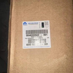 Genuine Mopar Cylinder Head Cover Left 68490020AA Ram Jeep 3.0L Diesel Engines - Picture 1 of 8