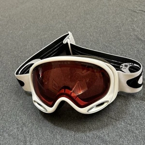 Oakley Prizm Snow Goggles – Torch Lens, White Frame, Scratch in Last Photo - Picture 1 of 9