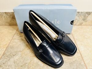 Soft Style | Glide Women’s Navy Leather Flats Shoes Size 6 M | BRAND NEW! ✨💖