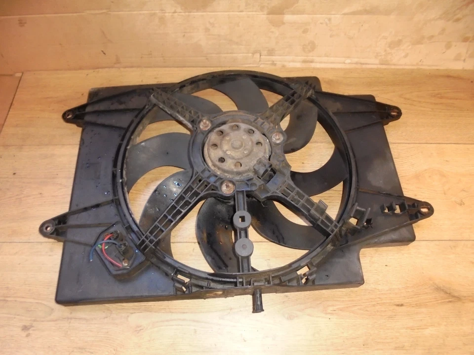 ALFA ROMEO 147 2004 1.9 JTD DIÉSEL MANUAL RADIADOR VENTILADOR MOTOR Y CUBIERTA 836000100 Foto 1 de 1