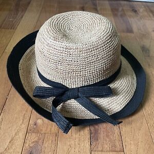 NWT LIZ CLAIBORNE ACCESORIES BEIGE AND BLACK STRAW BOW ACCENT HAT CUTE!