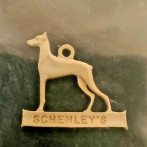 Vintage 1930er Schenley's Old Quaker Whiskey Hund Charm - #4 Windhund - Bild 1 von 2