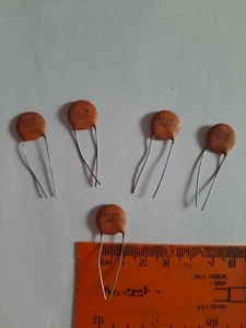 5x .1uF 500V High Voltage Vintage Australian Ceramic Capacitors 104Z 500V - Picture 1 of 3