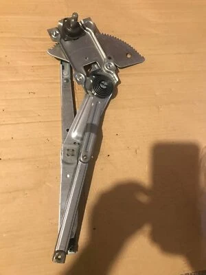  Regulador ventana delantera derecha TOYOTA COROLLA E11 G6 1997-01 ORIGINAL 69810-12560  Foto 1 de 3