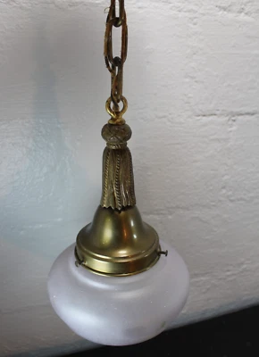 Pingente de luminária antigo/antigo com globo de vidro fosco rosa pintado à mão - Imagem 1 de 4