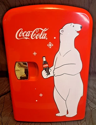 Mini nevera Coca Cola Coca-Cola Koolatron KWC-4 encimera fría caliente 6 latas oso polar Foto 1 de 4