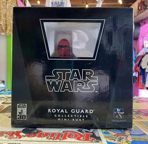 Star Wars Emperors Royal Guard Collectible Mini Bust Gentile Giants - Picture 1 of 5