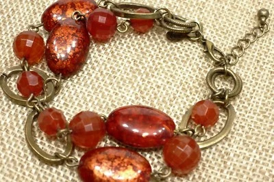 A27) Pulsera Premier Designs Doble Hilo Rojo y Latón Antiguo Foto 1 de 3