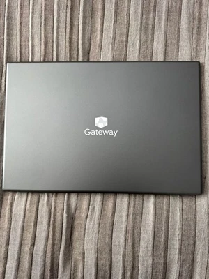 Gateway GWNR71517-BK 15,6 дюйма (твердотельный накопитель 512 ГБ, AMD Ryzen 7, 2,30 ГГц, 8 ГБ) Radeon - Изображение 1 из 4