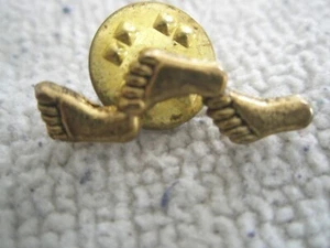 Walking With The Lord FOOTSTEPS  lapel pin religious gold tone - Picture 1 of 5