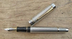 New CP5 Celebration Parker Duofold Vintage LE 328/ 1888 Ftn Pen - MEDIUM 18k nib - Picture 1 of 15