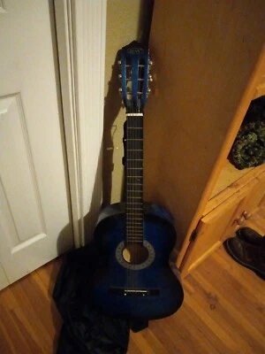 A Zeny Giutar Foto 1 de 4