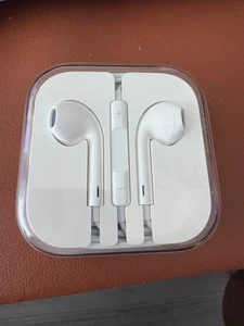 Original OEM Apple iPhone EarPods Wired 3.5mm Headset Earbud Headphones New - Photo 1 sur 3