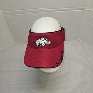 Arkansas Razorbacks Visiera Rossa Strapback Regolabile da 47' Marca Nuovo senza etichette - Foto 1 di 6
