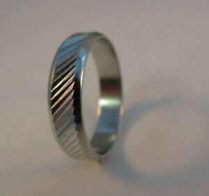 WOMENS 14KT WHITE GOLD PLATED  5MM DIAGONAL LASER CUT WEDDING RING (L3) -SIZE 12
