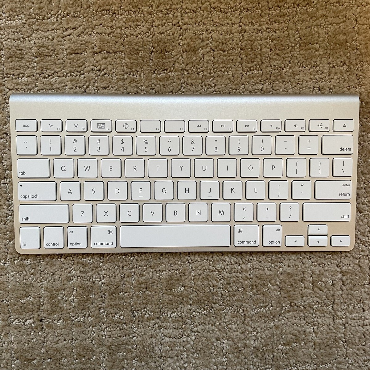 Apple Mouse A1296 キーボード A1314 動作品 動作確認】 Apple 無線キーボード(A1314)&無線マウス(A1296) Apple