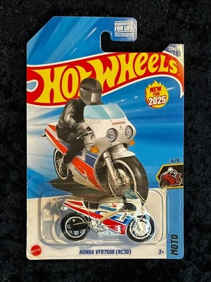 Hot Wheels - MOTO - Honda VFR750R (RC30) (White) - Image 1 of 2