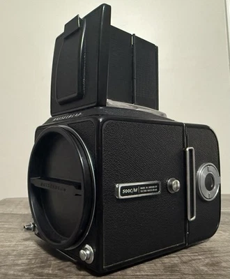 Cuerpo de cámara Hasselblad 500C/M formato medio vintage con A12 (negro) Foto 1 de 4