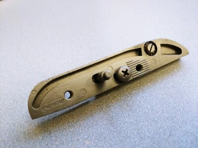 MUY BONITO USADO ORIGINAL GENUINO PORSCHE 928 MONTAJE GUÍA LATERAL CONDUCTOR Foto 1 de 4