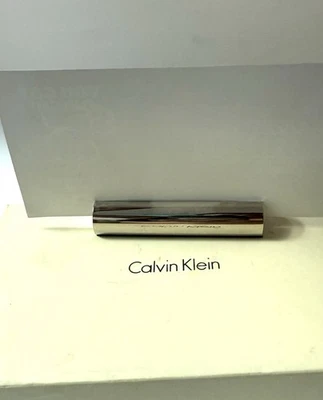 Juego de portatarjetas con nombre Calvin Klein plateado (4) nuevo en caja resistente ranura/apertura de 3” Foto 1 de 4