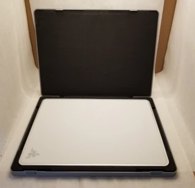 Alfombrilla de ratón para juegos Razer Invicta Mercury de doble tamaño RZ02-00860200-R3M1 USADA EN EXCELENTE ESTADO Foto 1 de 4