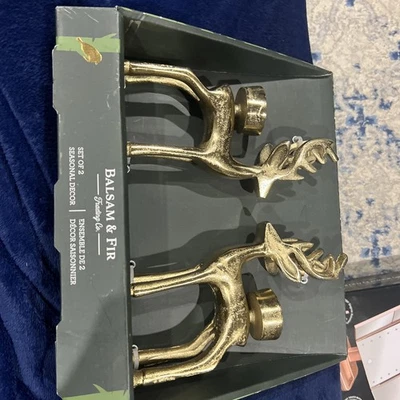 Decoración de temporada de bálsamo y abeto Foto 1 de 2