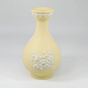 Vaso vintage Wedgwood diaspro giallo primula fiore di prugna fiore di prugna 5" - Foto 1 di 10