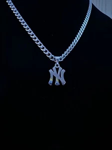 New York Yankees Necklace - Silver Plated - 22" Chain 5mm Cuban - Fathers Day - Picture 1 of 2