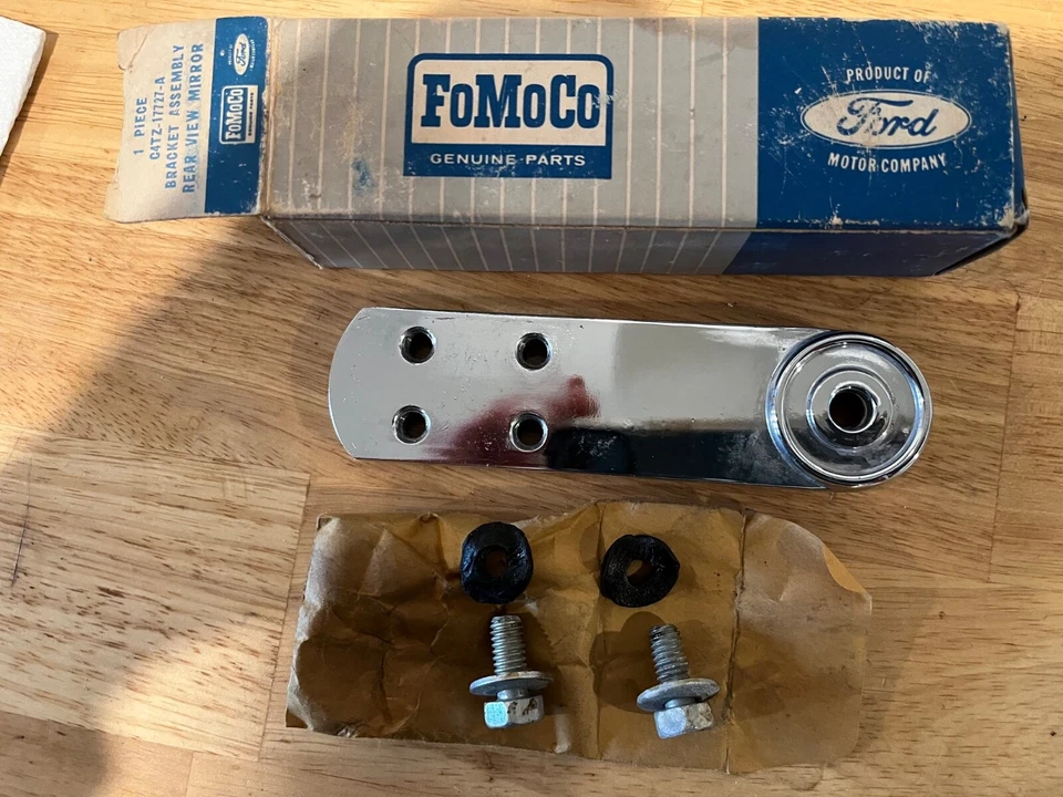 Conjunto de soporte (C4TZ-17727-A) para espejo retrovisor exterior automóvil Foto 1 de 1