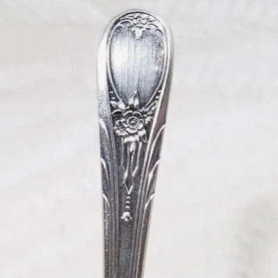 VINTAGE NEWPORT SILVER PLATE 4 1/2" ROSE FLOWER DESIGN DESSERT SPOON - Image 1 of 4