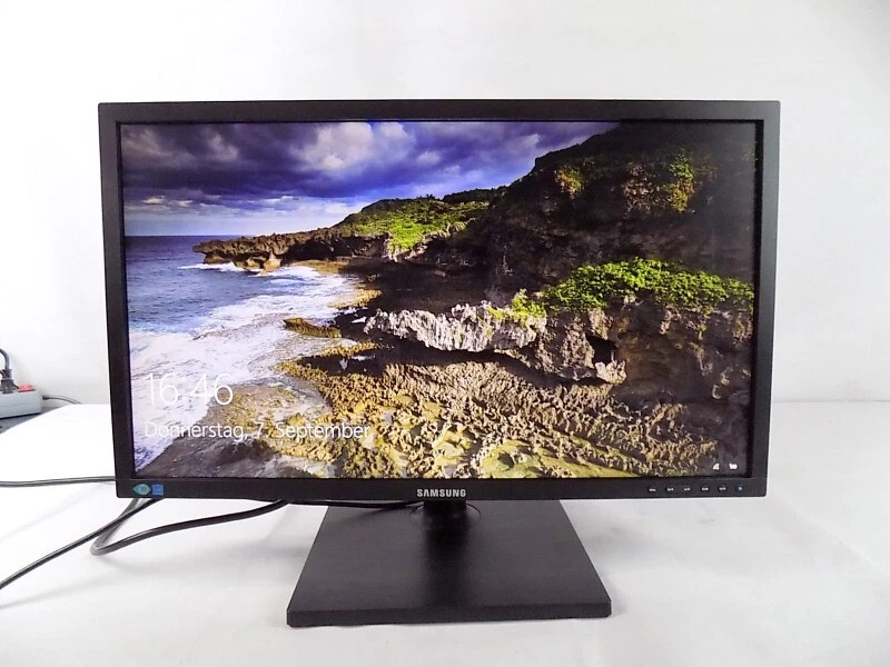 24" Samsung S24E450BL: TN, Full-HD 1920x1080, 60Hz, 5ms, 300cd/m², VGA DVI-D TOP - Bild 1 von 1