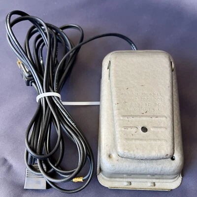 Винтажная электрическая швейная машинка Mercury 701 колено 702 фута педаль контроллера - Изображение 1 из 4