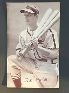 1939-46 Exhibits Salutations STAN MUSIAL BATS ON SHOULDER KNEELING ROOKIE EX-MT - Picture 1 of 2