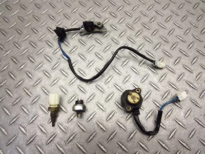 Suzuki GSXR 1000 GSXR1000 2014 12-16 presión de aceite sensor neutro temperatura agua Foto 1 de 4