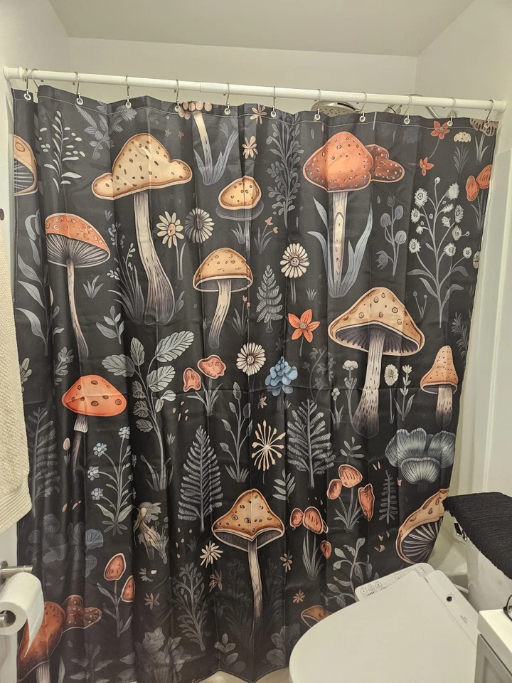 Setas Plantas Flores Cortina de Ducha Boho Gótico Bosque 72x72 Pulgadas Usada en Excelente Condición  Foto 1 de 2