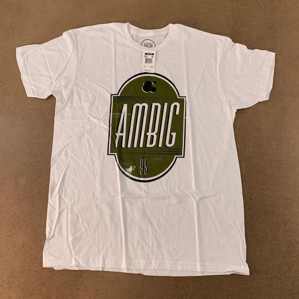 Ambig 男式汽车旅馆图形 T 恤白色绿色船员拼色 100% 棉 XL 全新 — 第 1/4 张图片