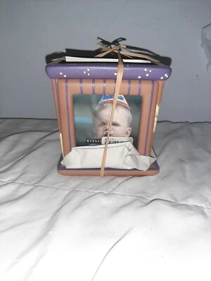 BURNES POT SHOTS FRAME AND FLOWERPOT ALL IN ONE PANSY 1998 - Image 1 of 4