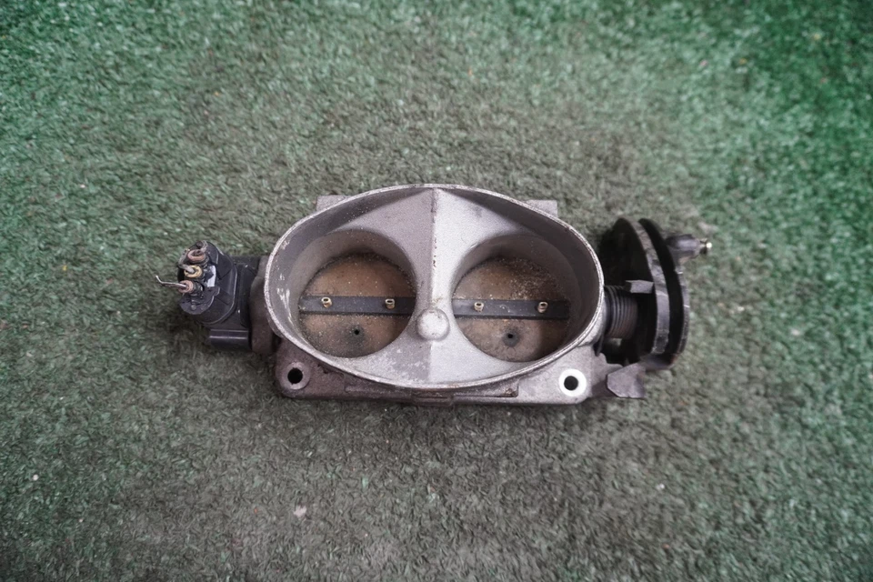 2000 2001 2002 2003 FORD Excursion 6.8L Throttle Body OEM 154K Miles  653394 - Image 1 of 4