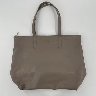 Cuyana Structured Classic Easy Zipper Tote in Stone - Pebbled Leather Tote Bag - Image 1 of 4