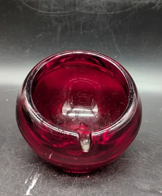 Vintage Viking Glass Atomic Orb Eyeball Ashtray Ruby Red 996 Cigar & Cig 4” MCM - Image 1 of 4