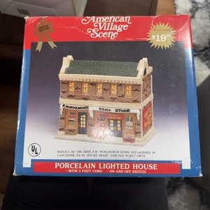 Limited Edition American Village Scene Woolworths Five And Dime Store - Bild 1 von 5