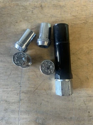 Toyota FJ Cruiser 4Runner  Rock Warrior Wheel  Lugnuts Set Locking  Key Tool TRD Foto 1 de 3