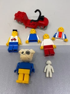 Vintage Lego Boris Bulldog w/bike 4 Minifigures not complete Playmobil doll used - Bild 1 von 1