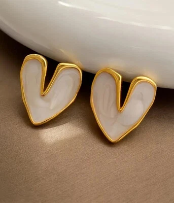 Brincos de ouro com coração abstrato de madrepérola - Imagem 1 de 4