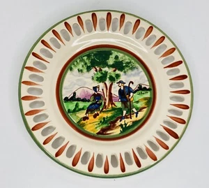 Antiguo plato pintado a mano Desvres Francia con pareja de árboles de cerámica de 7 1/2" LEER - Imagen 1 de 5