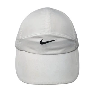 Cappello Nike Featherlight Strapback 5 Pannelli Bianco Taglia Unica Regolabile - Foto 1 di 9