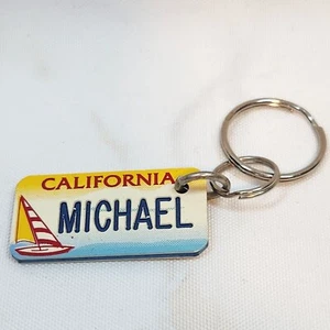 Vintage California Name Schlüsselanhänger "Michael" Nummernschild Souvenir Segelboot Kunststoff - Bild 1 von 2